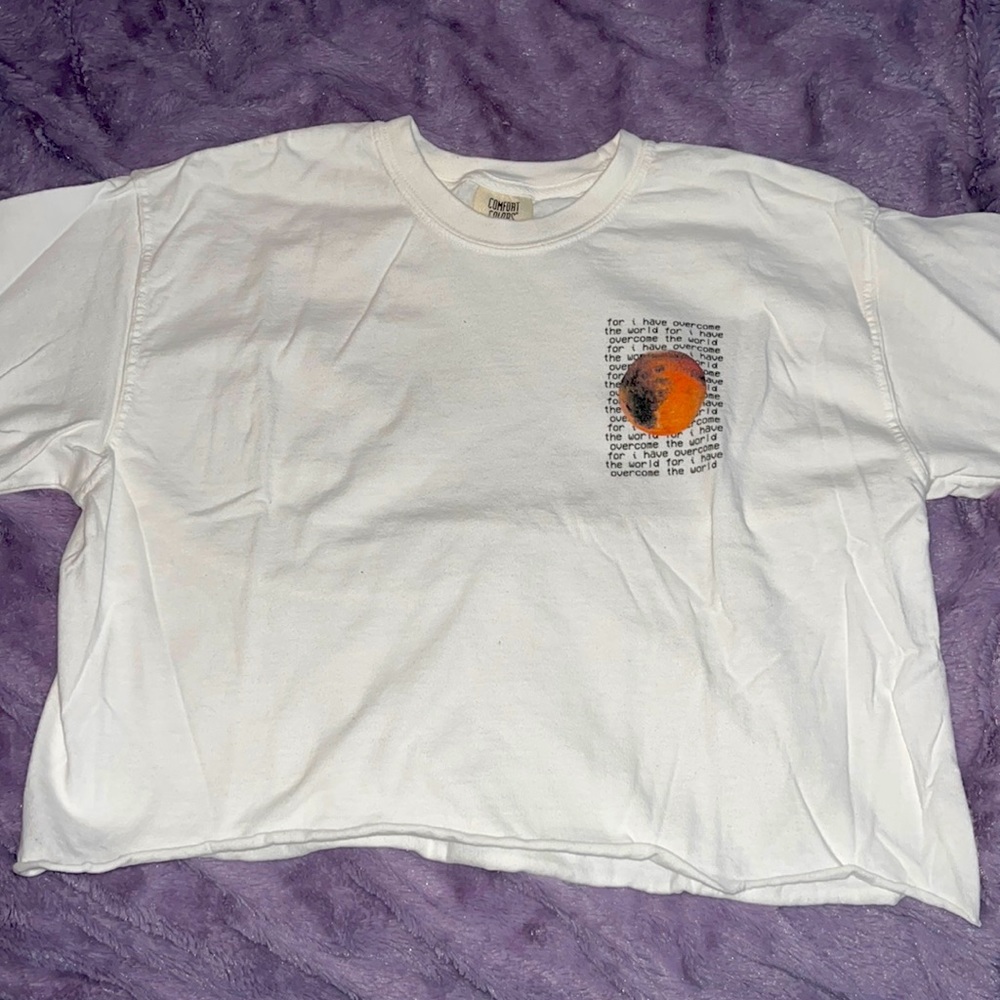 Cropped graphic tee